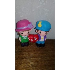 OkaeYa.com Cute Romantic Valentine Love Couple Statue Showpiece Gifts; 10 cm; Multicolor